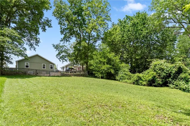 $1,800 | 100 Sheidley Avenue, Bonner Springs, KS 66012