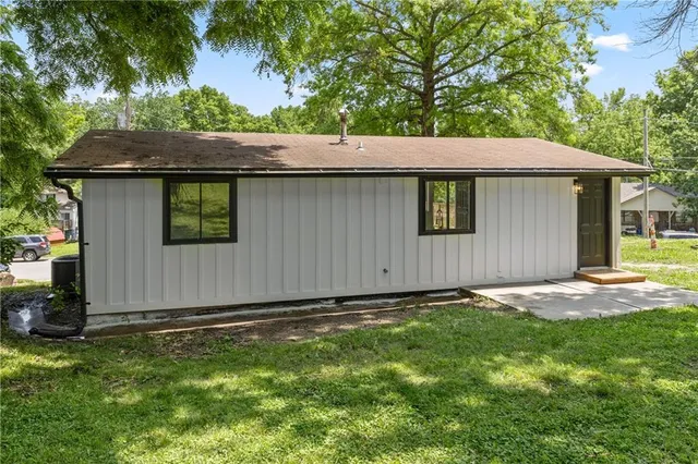 $1,800 | 100 Sheidley Avenue, Bonner Springs, KS 66012