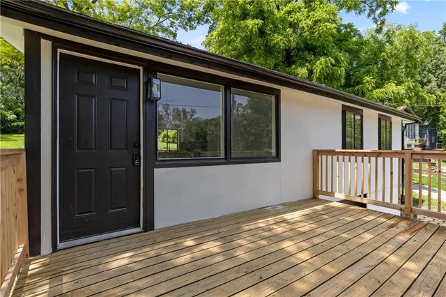 $1,800 | 100 Sheidley Avenue, Bonner Springs, KS 66012