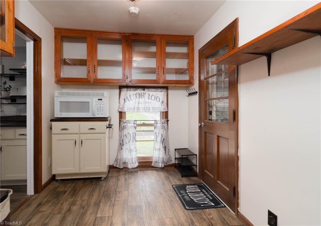 3405 Pine Valley Road High Point, NC 27265 - Photo 10 of 27 Laundry/Mudroom