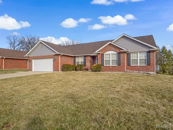 $455,000 | 14 Christina Court, Columbia, IL 62236