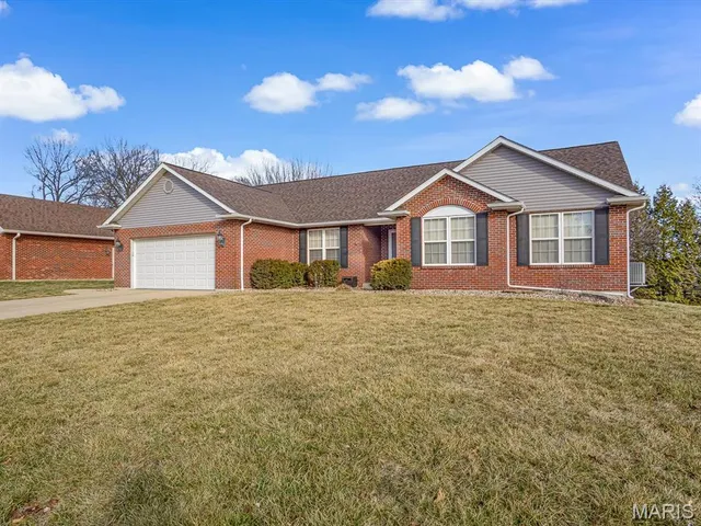 $465,000 | 14 Christina Court, Columbia, IL 62236