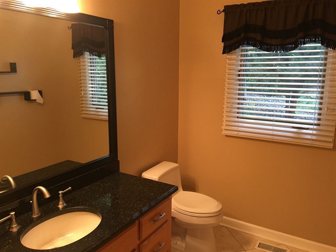 214 Berwick Court Seneca, SC 29672 - Photo 11 of 39