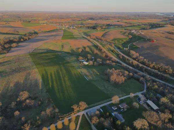 $649,000 | 15700 North Imbus Lane, East Dubuque, IL 61025