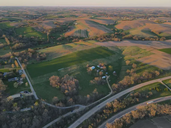 $649,000 | 15700 North Imbus Lane, East Dubuque, IL 61025
