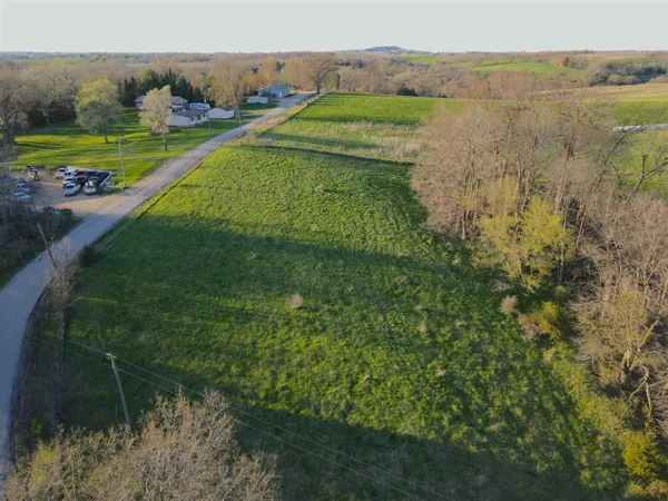 $649,000 | 15700 North Imbus Lane, East Dubuque, IL 61025