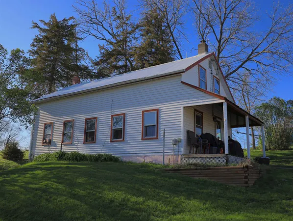 $649,000 | 15700 North Imbus Lane, East Dubuque, IL 61025