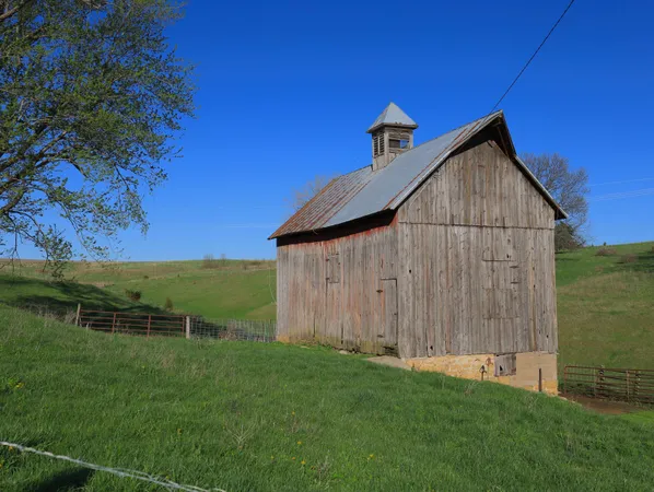 $649,000 | 15700 North Imbus Lane, East Dubuque, IL 61025