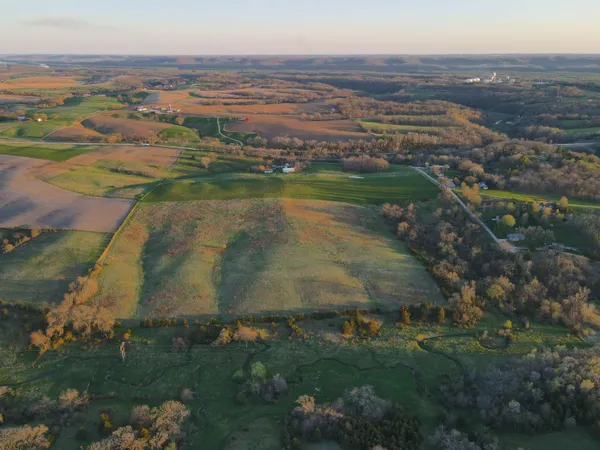 $649,000 | 15700 North Imbus Lane, East Dubuque, IL 61025