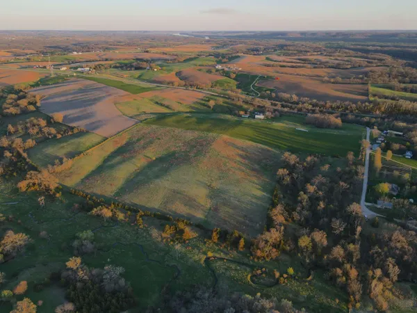 $649,000 | 15700 North Imbus Lane, East Dubuque, IL 61025