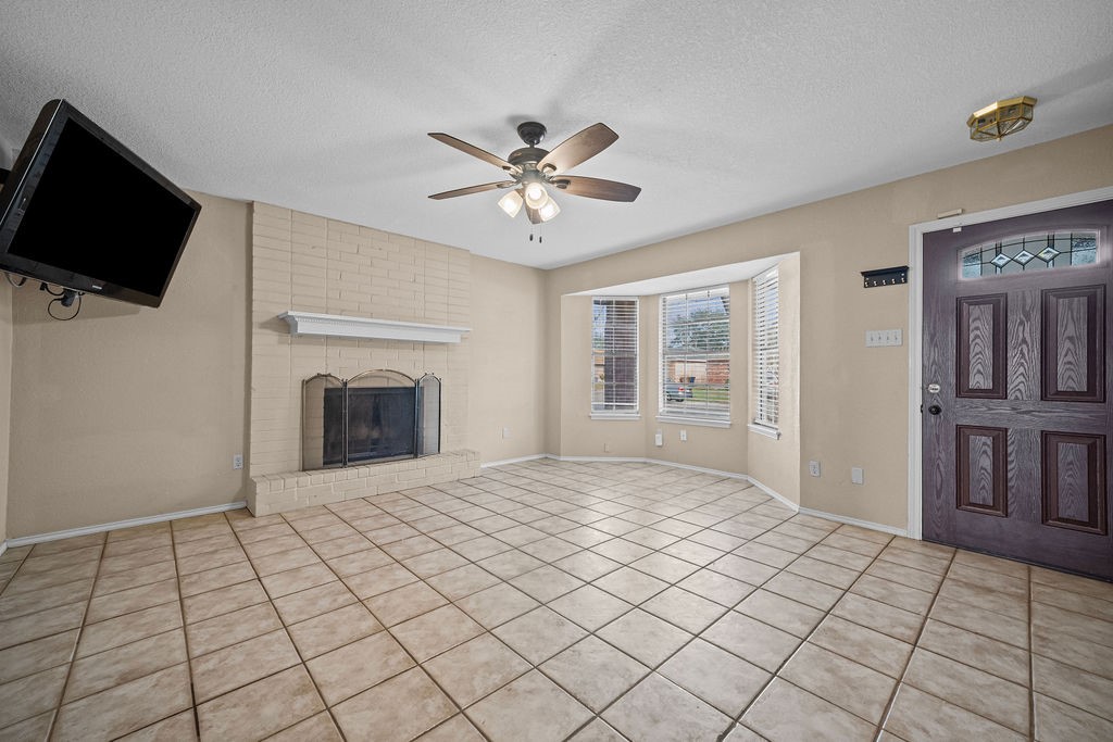 7345 Windy Ridge Drive Corpus Christi, TX 78413 - Photo 4 of 25 Living Room
