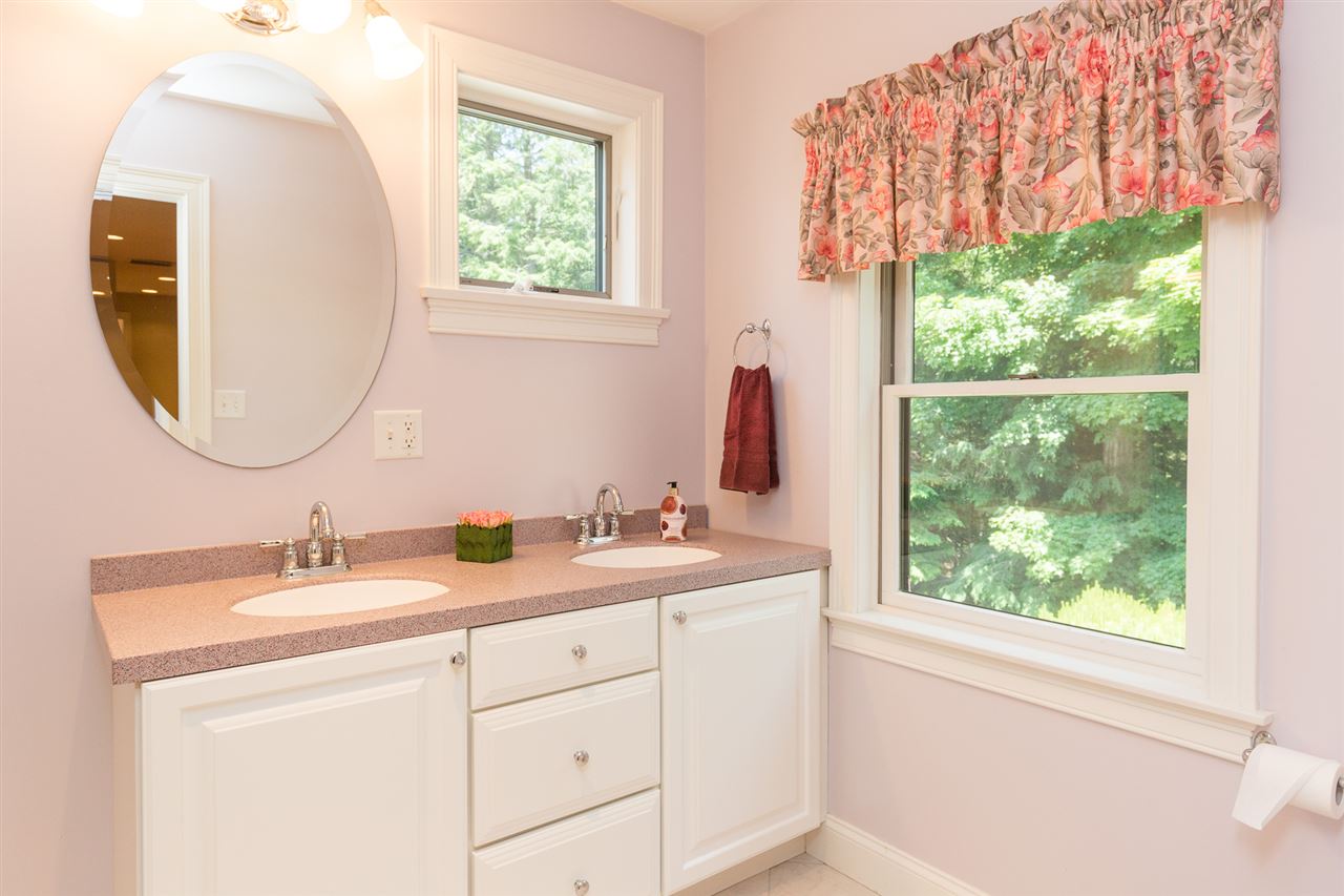 28 Winnicut Road North Hampton, NH 03862 - Photo 30 of 40