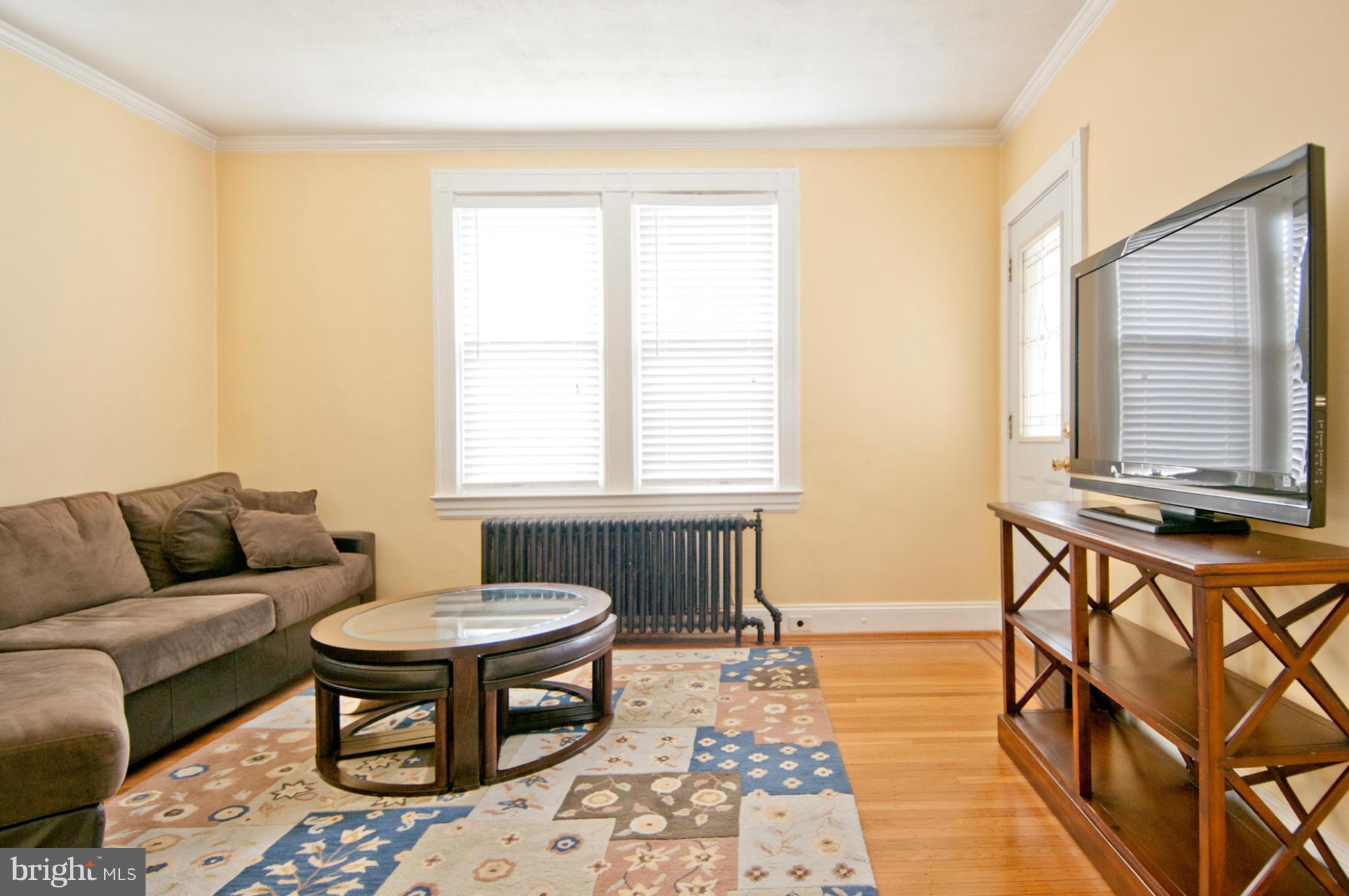 1116 Overbrook Road Baltimore, MD 21239 - Photo 6 of 30 Living Room