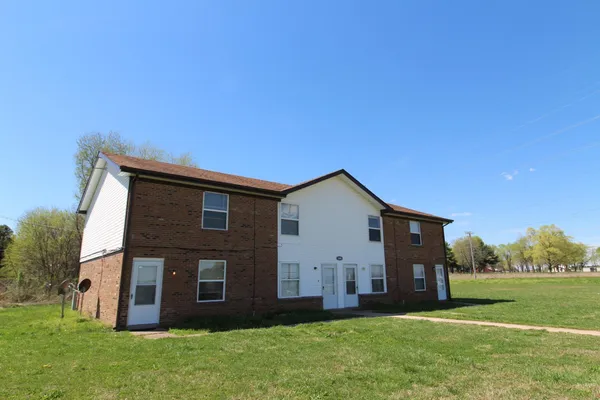 $800 | 1044 Pembroke Road, Unit 31, Oak Grove, TN 42262