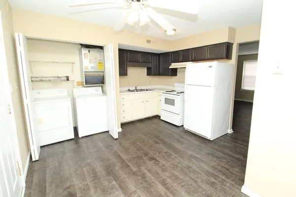 $800 | 1044 Pembroke Road, Unit 31, Oak Grove, TN 42262