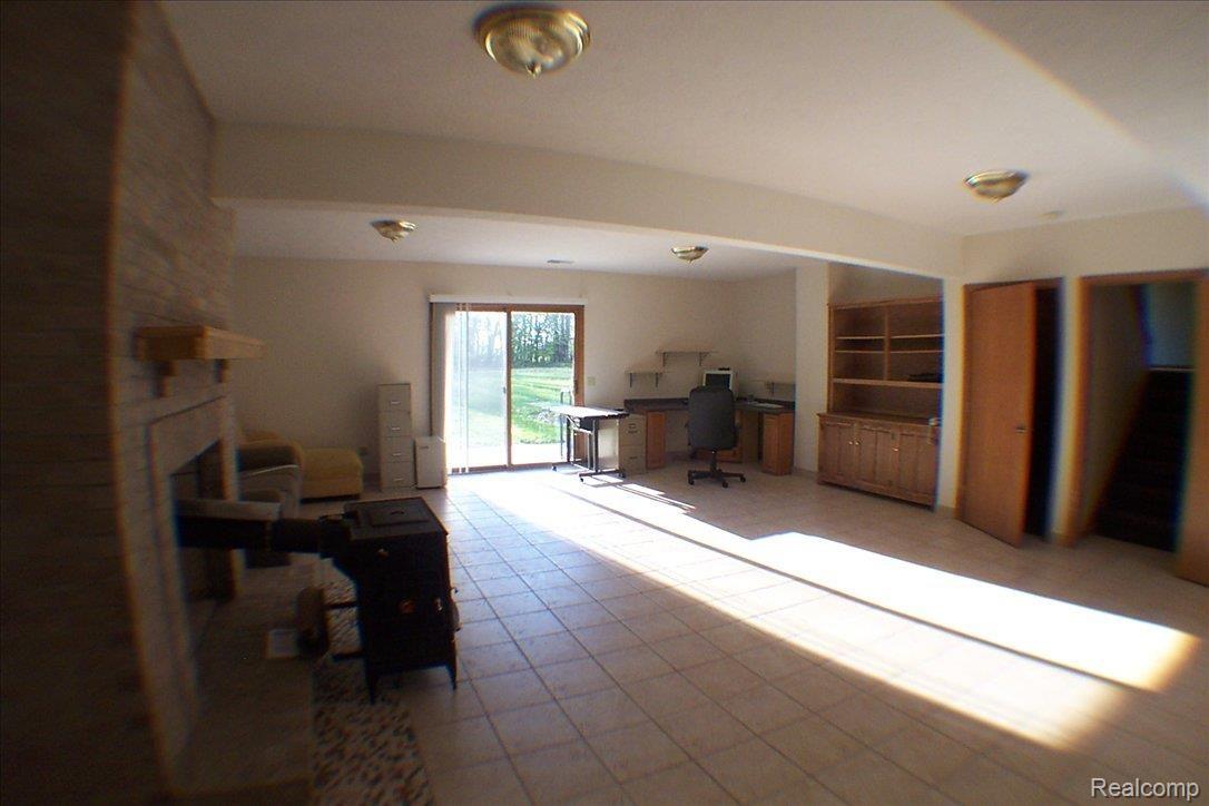 4791 Preston Road Howell, MI 48855 - Photo 6 of 10 Family Room