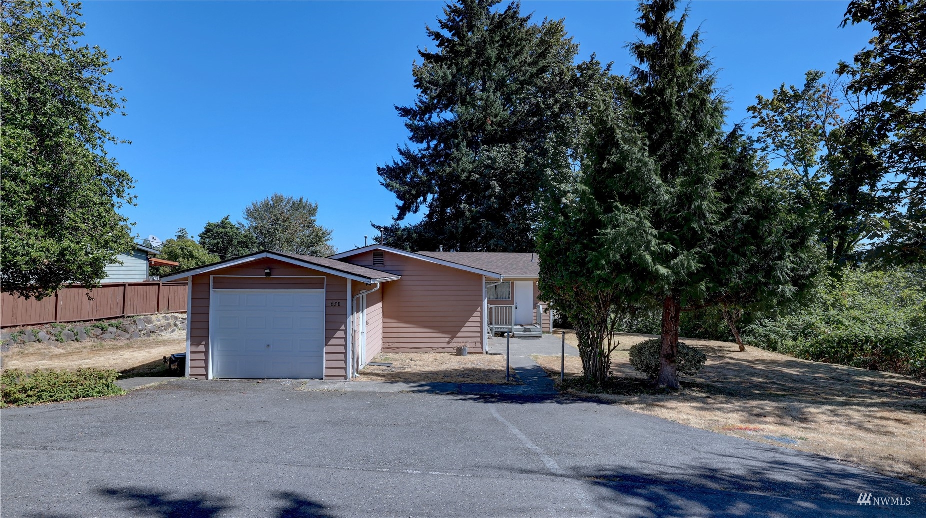 658 Taylor Avenue Northwest Renton, WA 98057 - Photo 3 of 27 Gallery Image 3