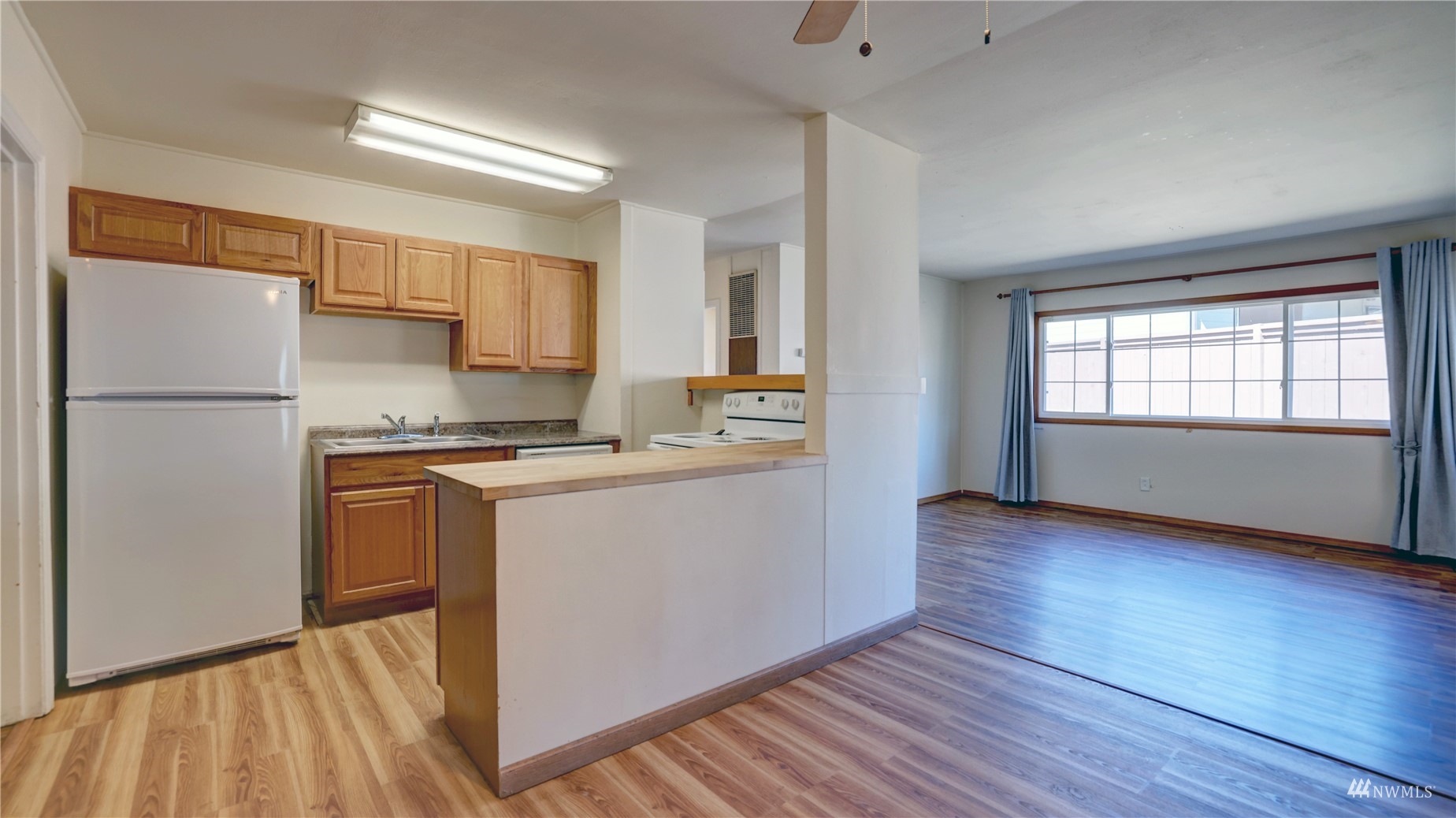 658 Taylor Avenue Northwest Renton, WA 98057 - Photo 5 of 27 Gallery Image 5