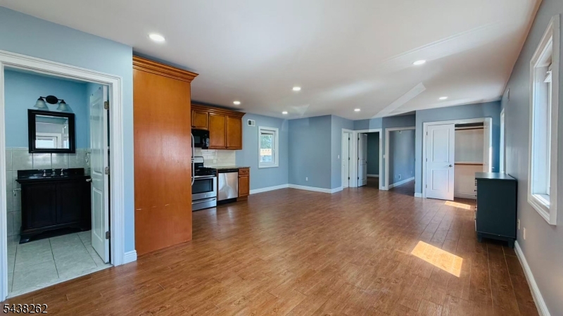 41 Mercer Street, Unit 1 Wallington, NJ 07057 - Photo 11 of 16