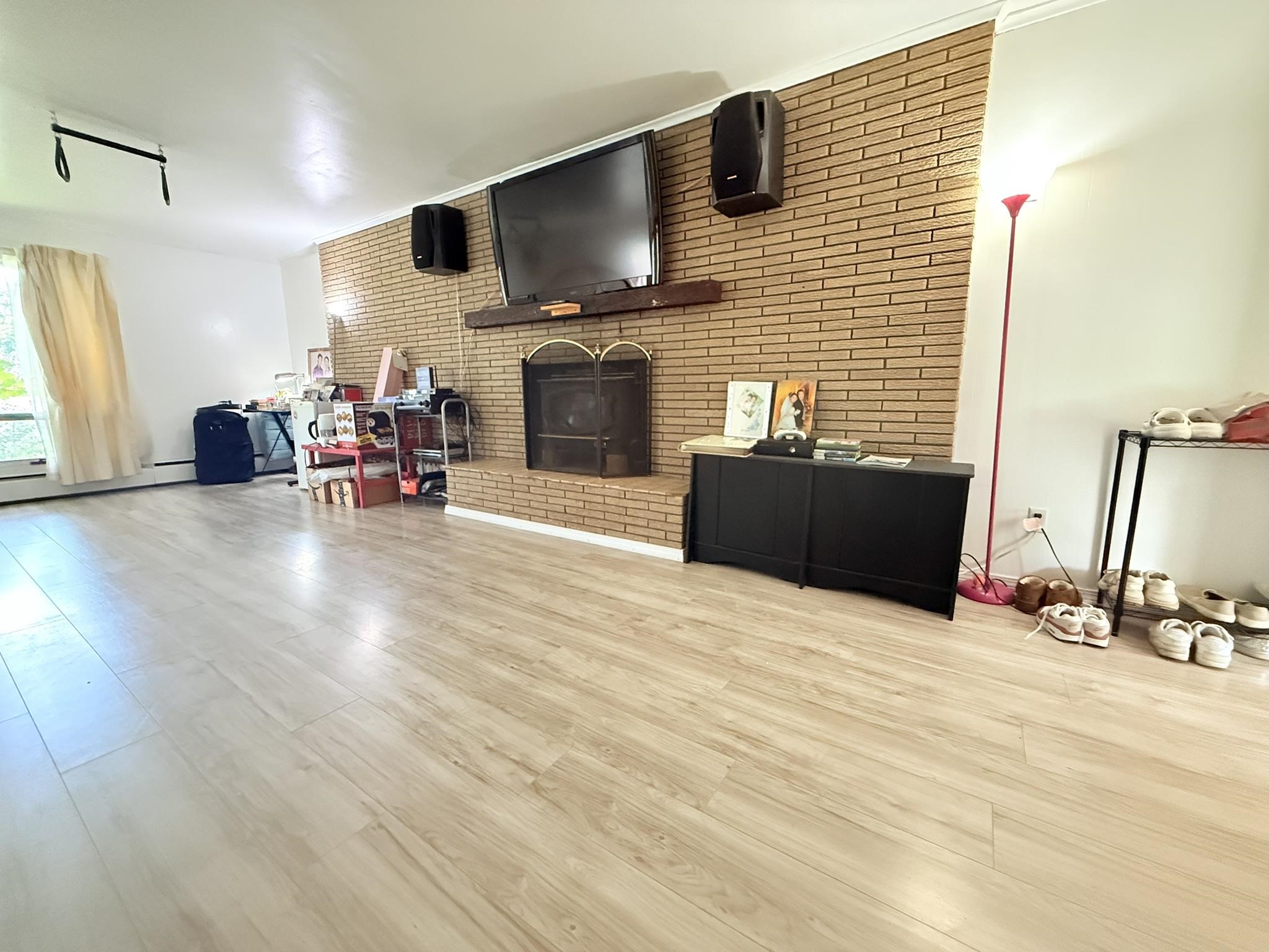 62 Ridge Avenue Claremont, NH 03743 - Photo 2 of 26