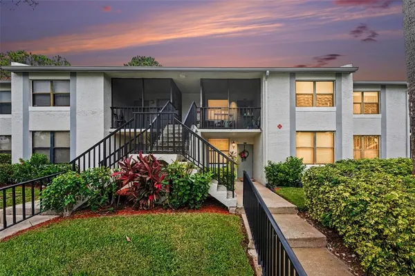 $282,000 | 1945 Pelican Landing Boulevard, Unit 614, Clearwater, FL 33762