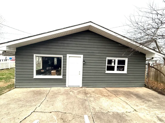 $144,900 | 806 South 17th Street, Elwood, IN 46036
