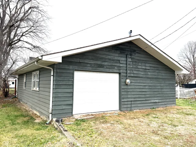 $144,900 | 806 South 17th Street, Elwood, IN 46036