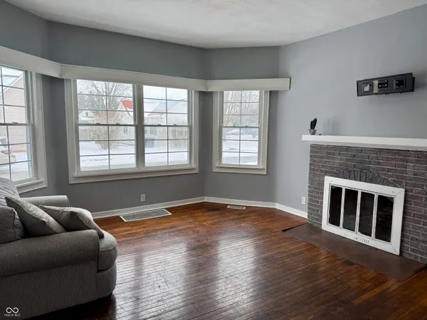 $143,900 | 806 South 17th Street, Elwood, IN 46036