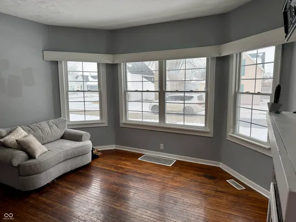 $143,900 | 806 South 17th Street, Elwood, IN 46036