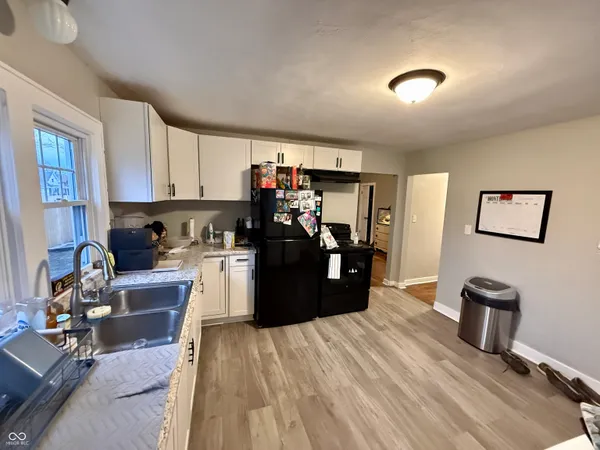 $143,900 | 806 South 17th Street, Elwood, IN 46036