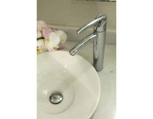 110 Stuart Street, Unit 19F Boston, MA 02116 - Photo 10 of 13 a bathroom with a shower
