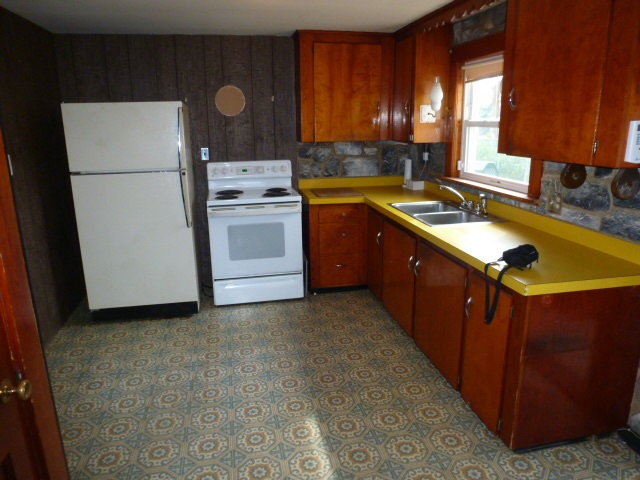 32 Pine Hill Road Nashua, NH 03063 - Photo 2 of 32 Gallery Image 2