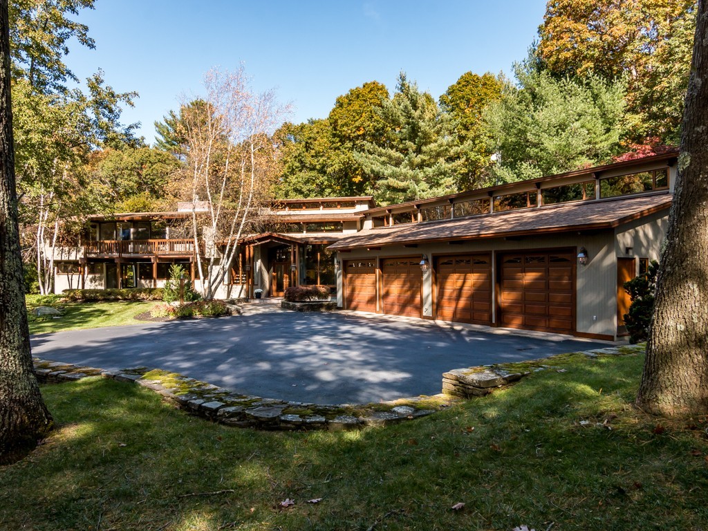 22 Bray Street Gloucester, MA 01930 - Photo 33 of 37 a view of a house with a yard