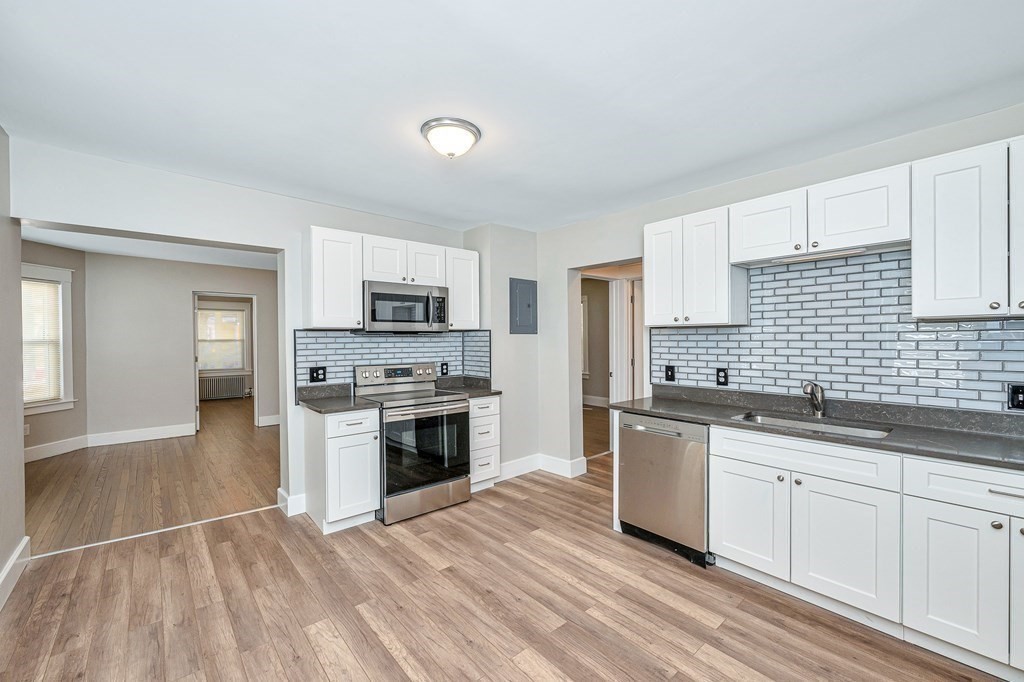 80-82 Clantoy Street Springfield, MA 01104 - Photo 4 of 23 Gallery Image 4