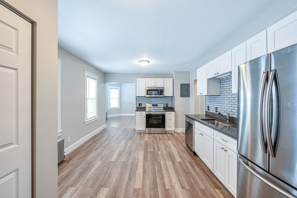 80-82 Clantoy Street Springfield, MA 01104 - Photo 5 of 23 Gallery Image 5