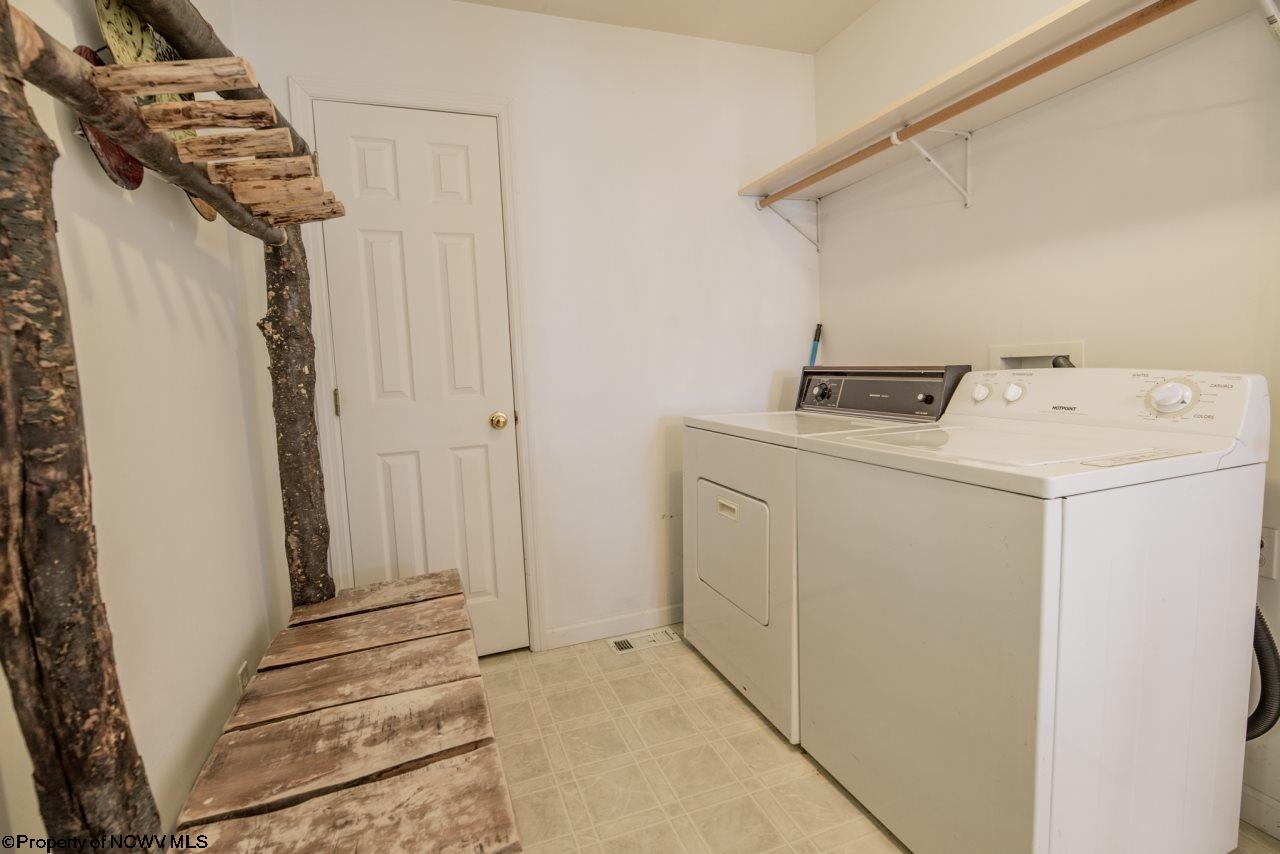 321 Kelly Road Morgantown, WV 26508 - Photo 8 of 20 Gallery Image 8