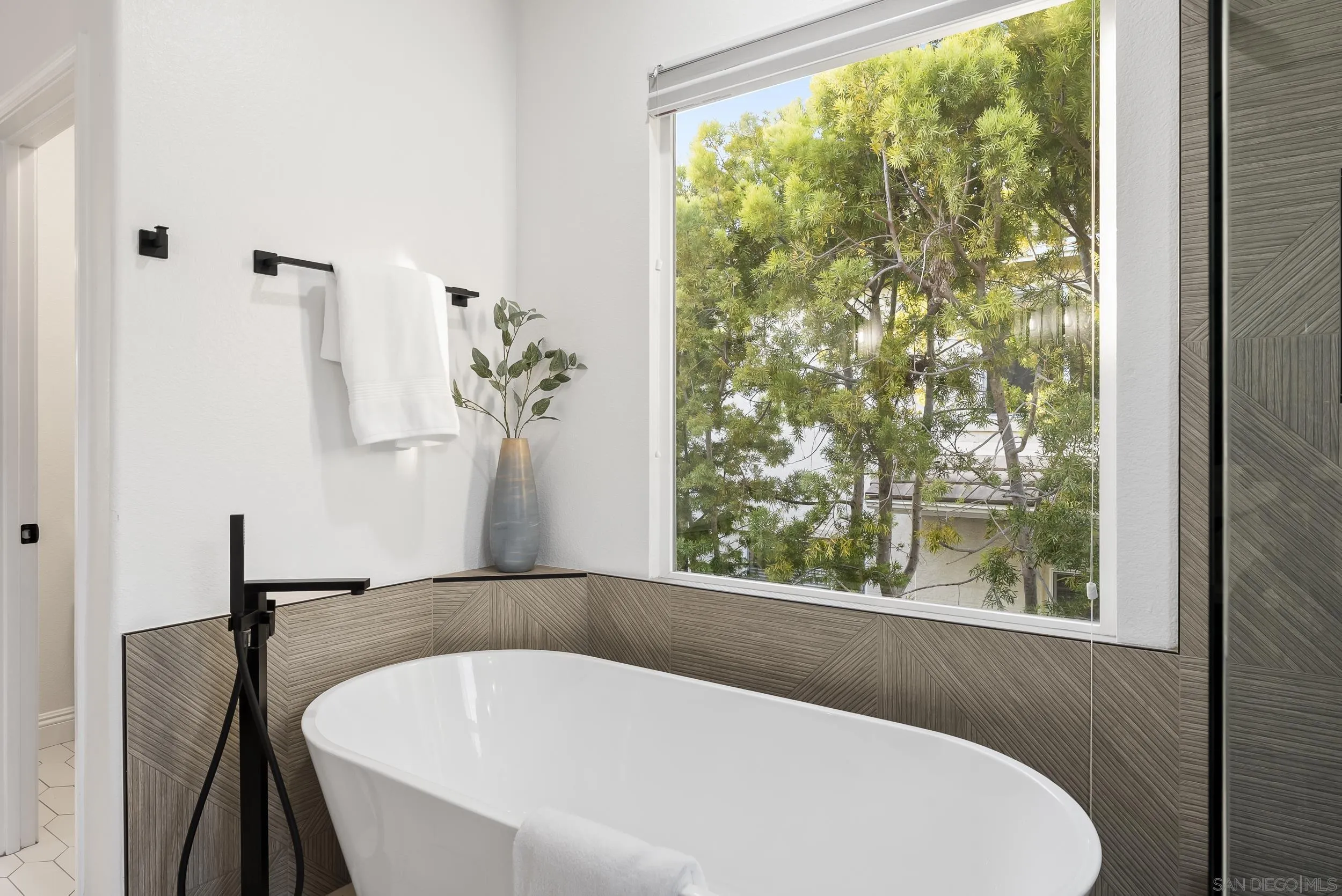 7393 Portage Way Carlsbad, CA 92011 - Photo 25 of 64