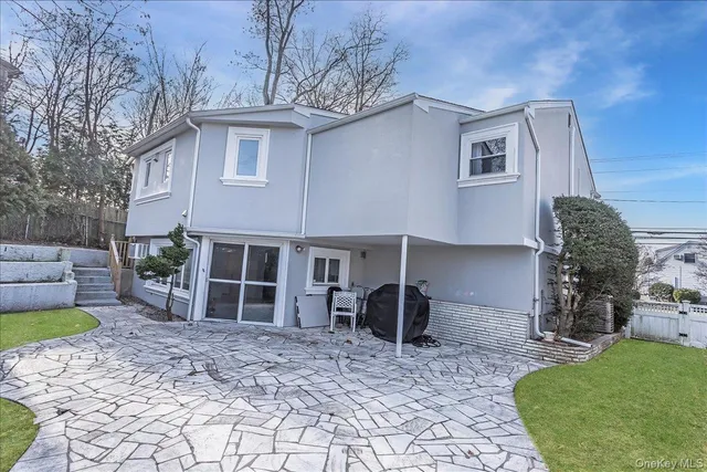 $1,274,999 | 93 Searingtown Road, Albertson, NY 11507