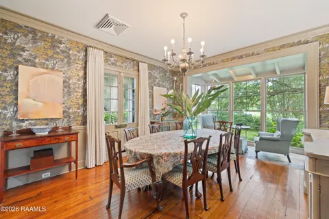 $695,000 | 1005 Loreauville Road, New Iberia, LA 70563