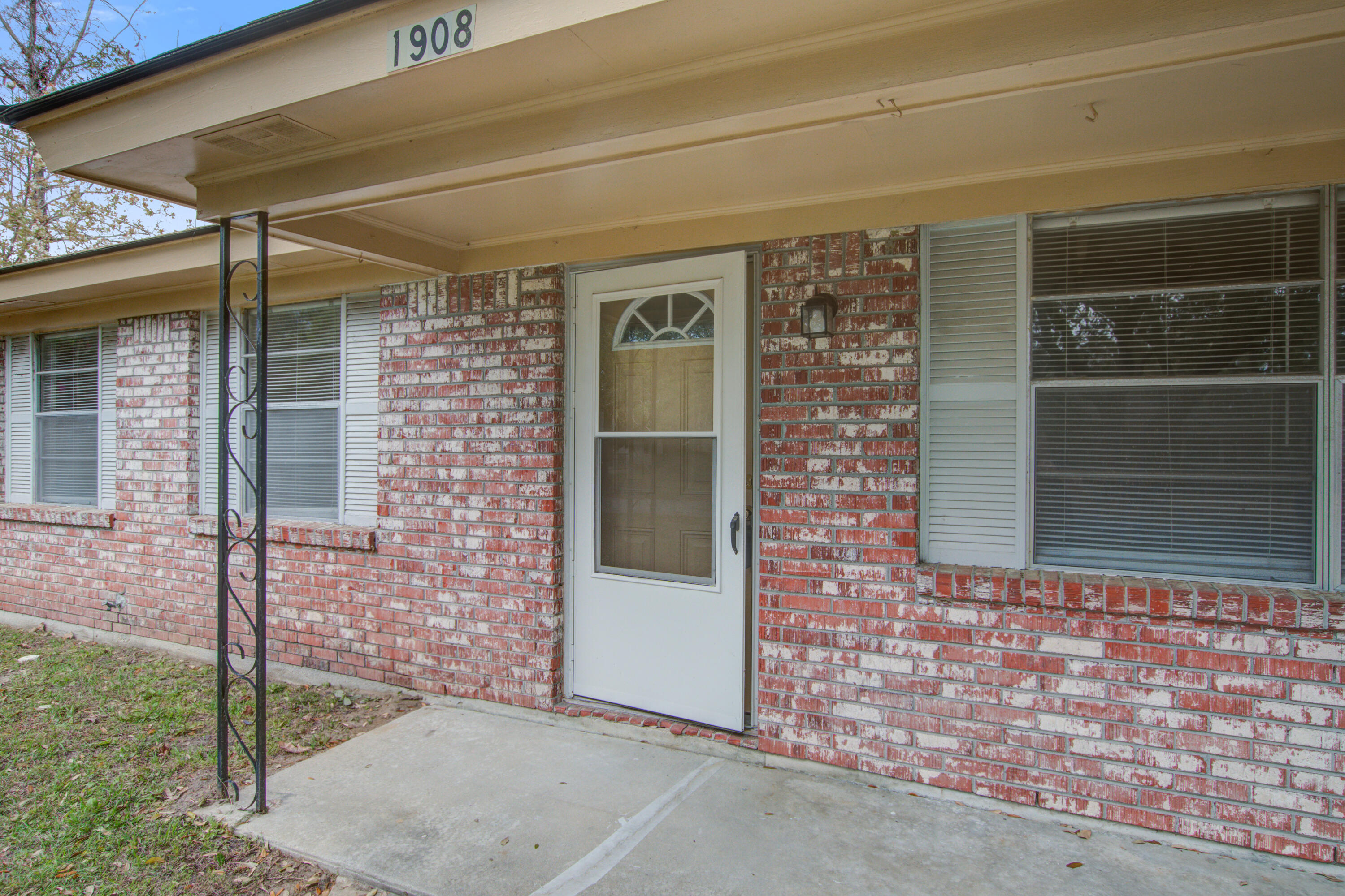 1908 Swift Avenue Charleston, SC 29407 - Photo 3 of 33 1908 (4)
