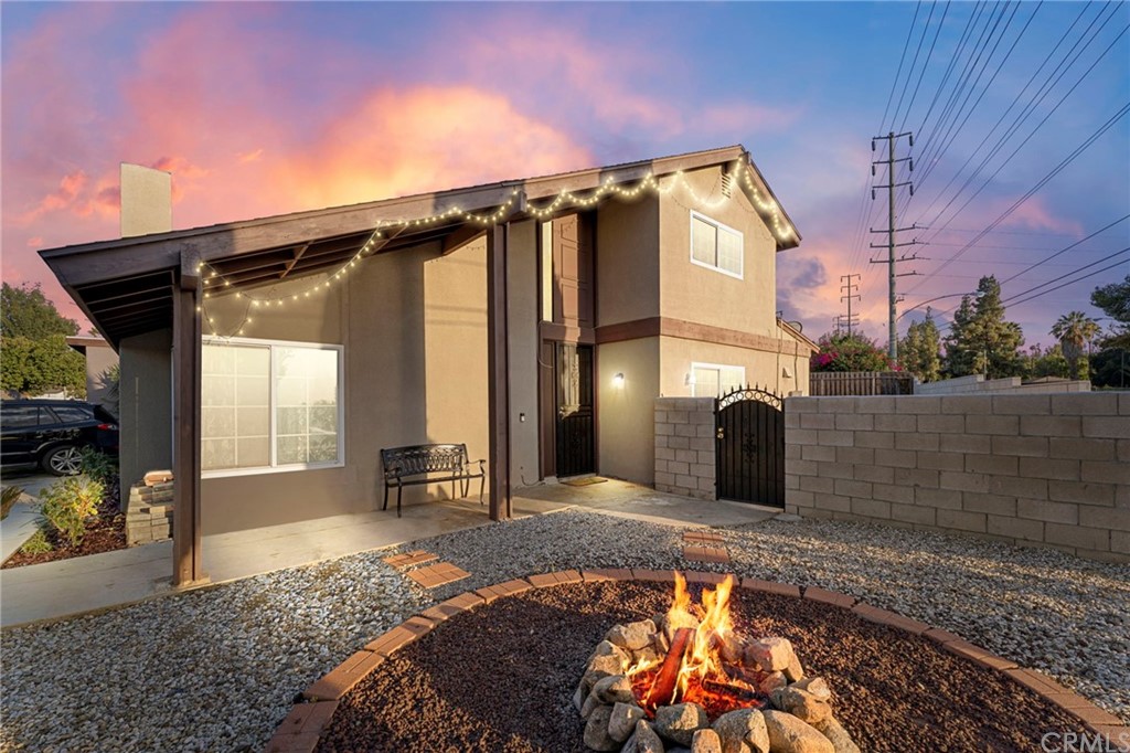 a house view with a outdoor space