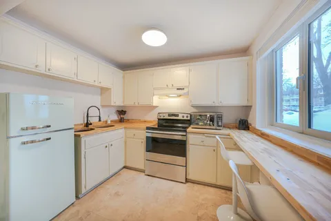 $119,900 | 4379 Wilshire Boulevard, Unit 104, Mound, MN 55364