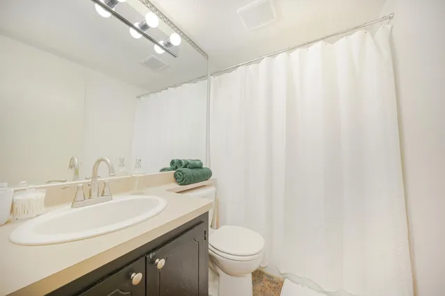 $119,900 | 4379 Wilshire Boulevard, Unit 104, Mound, MN 55364