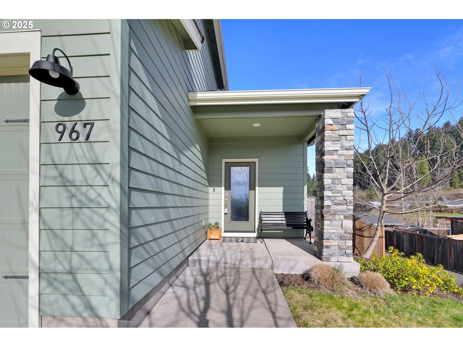 967 South 58th Street Springfield, OR 97478 - Photo 3 of 44
