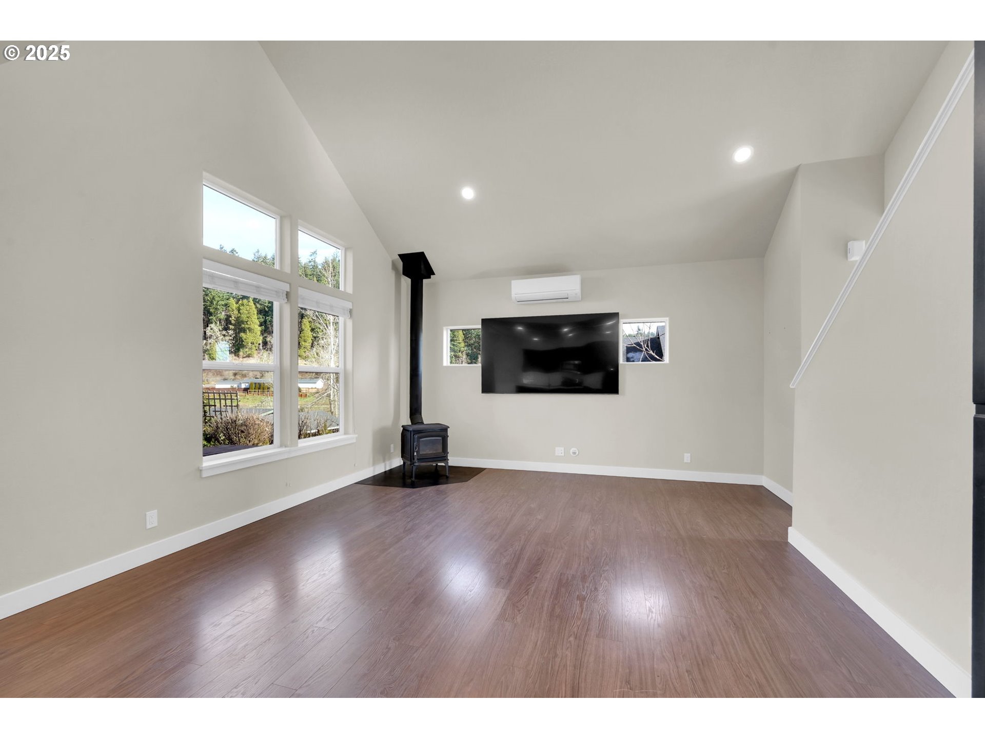 967 South 58th Street Springfield, OR 97478 - Photo 10 of 44