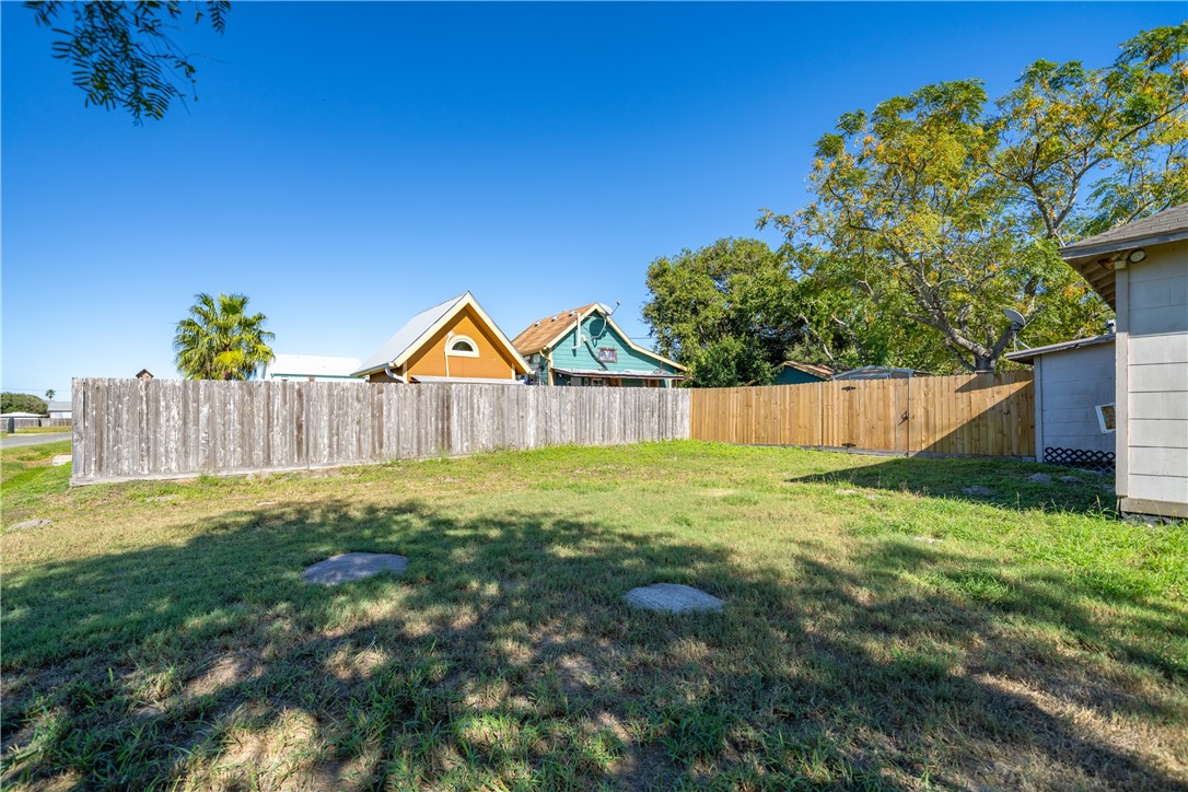 4117 Summit Drive Corpus Christi, TX 78418 - Photo 3 of 22