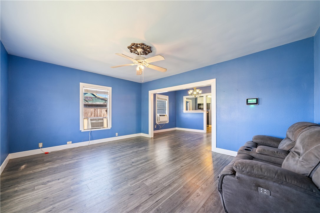 4117 Summit Drive Corpus Christi, TX 78418 - Photo 4 of 22 a living room with furniture and window