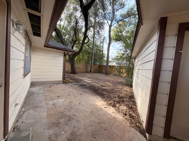 $2,300 | 2807 Kenross Street, Houston, TX 77043