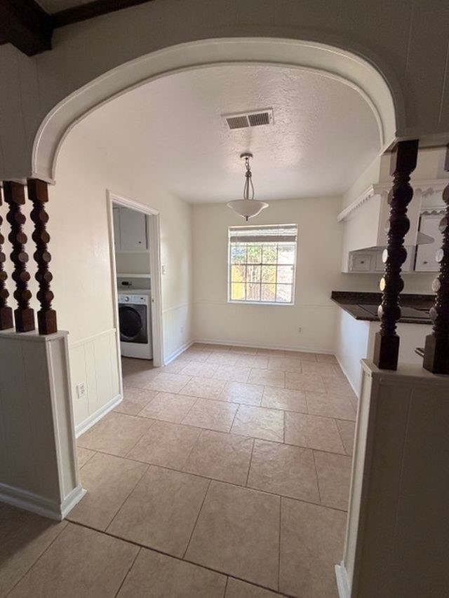 2807 Kenross Street Houston, TX 77043 - Photo 8 of 21 a view of an empty room with a window