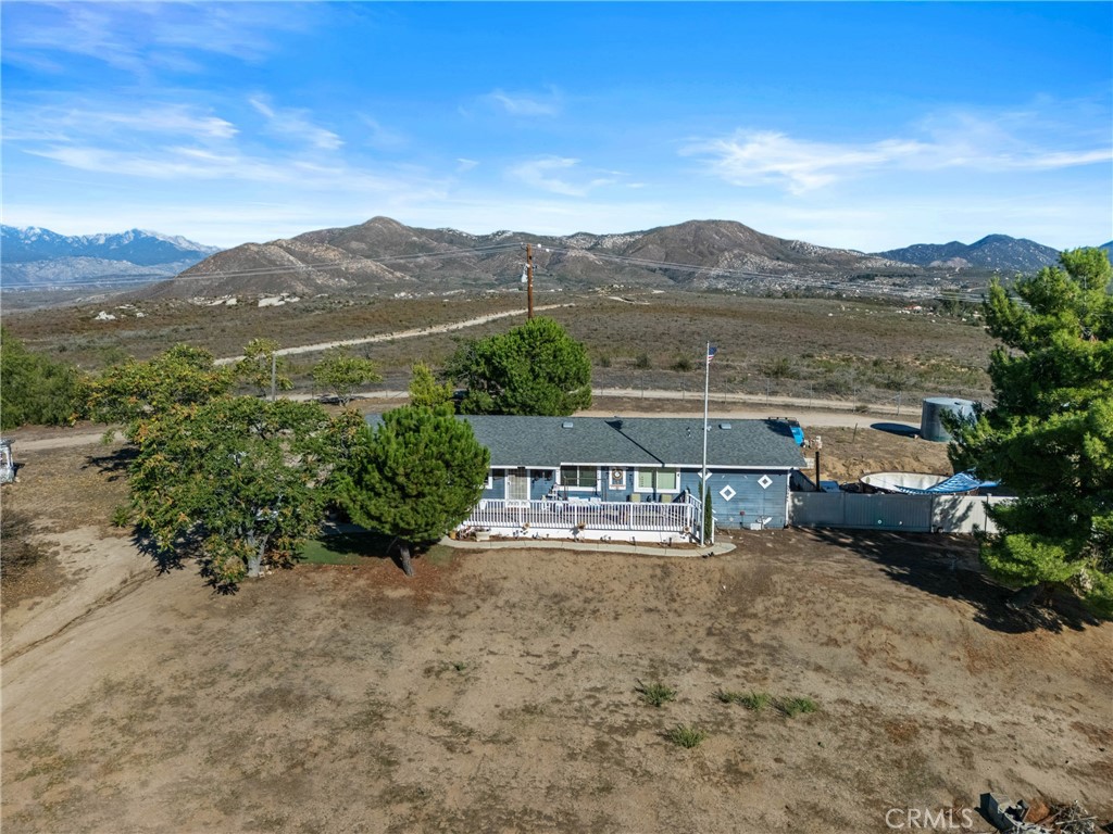 33945 Red Mountain Road Hemet, CA 92544 - Photo 3 of 30